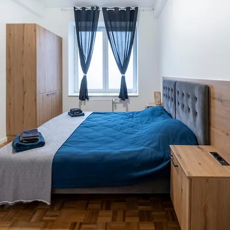 Nomad - Henin * Charleroi