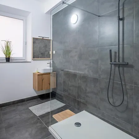 Nomad - Henin Charleroi