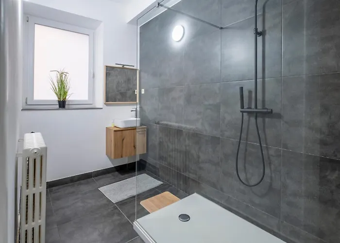 Nomad - Henin 샤를루아